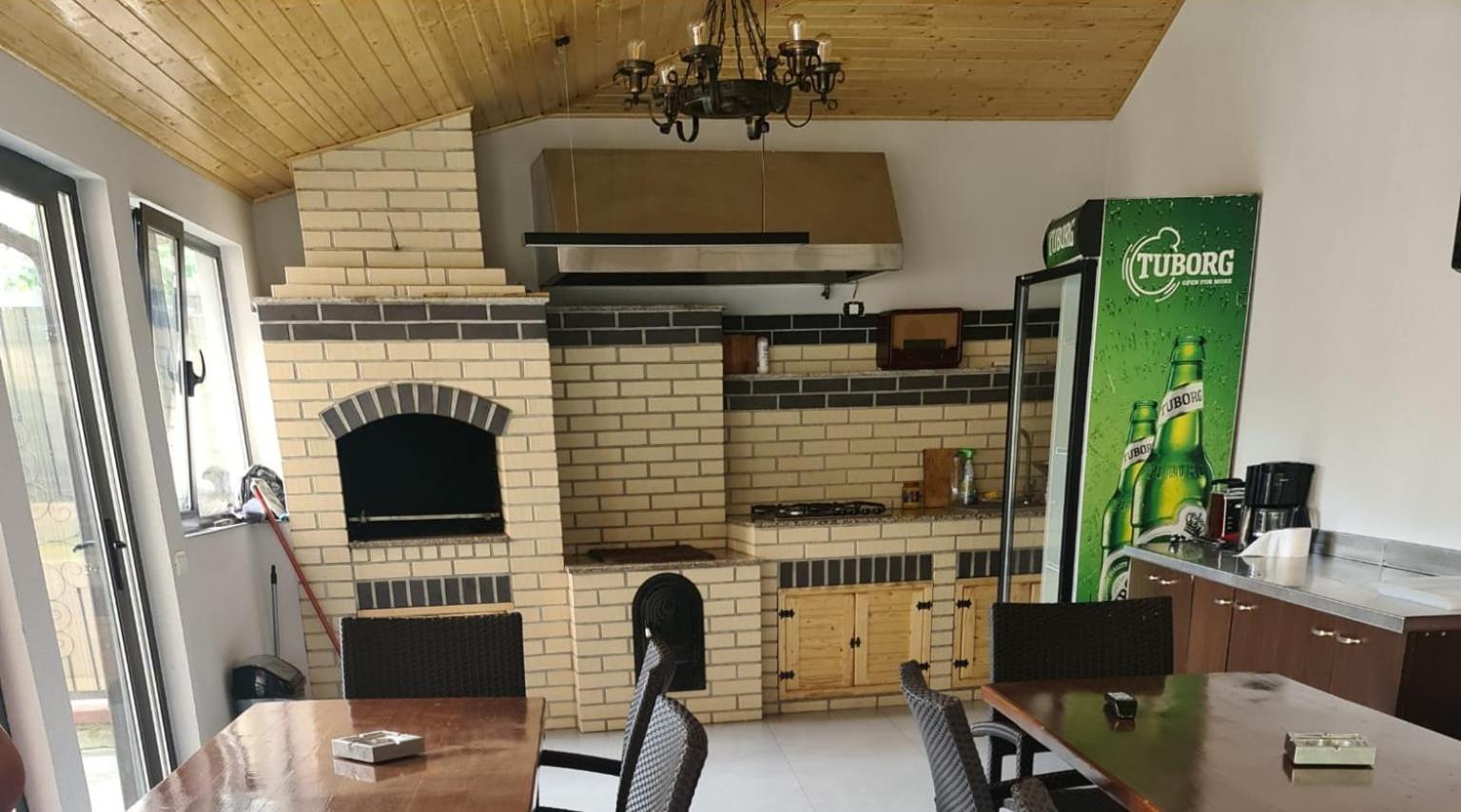 Pensiunea Public House Buşteni Exteriör bild