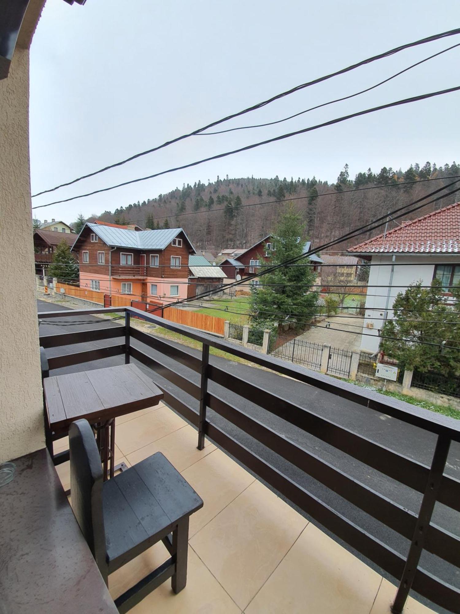 Pensiunea Public House Buşteni Rum bild