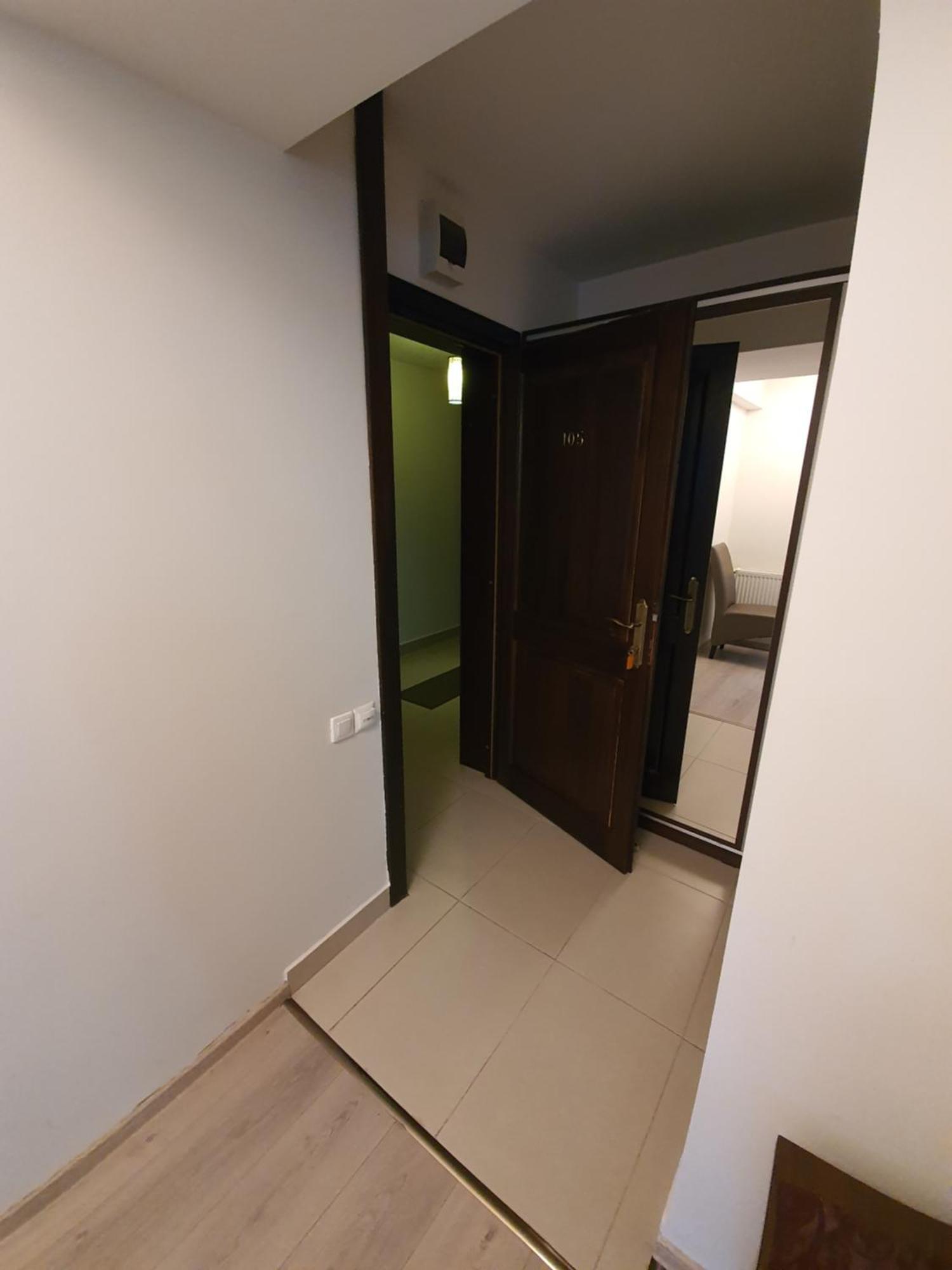 Pensiunea Public House Buşteni Rum bild